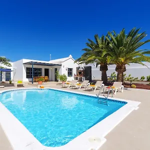 Perejil By Villa